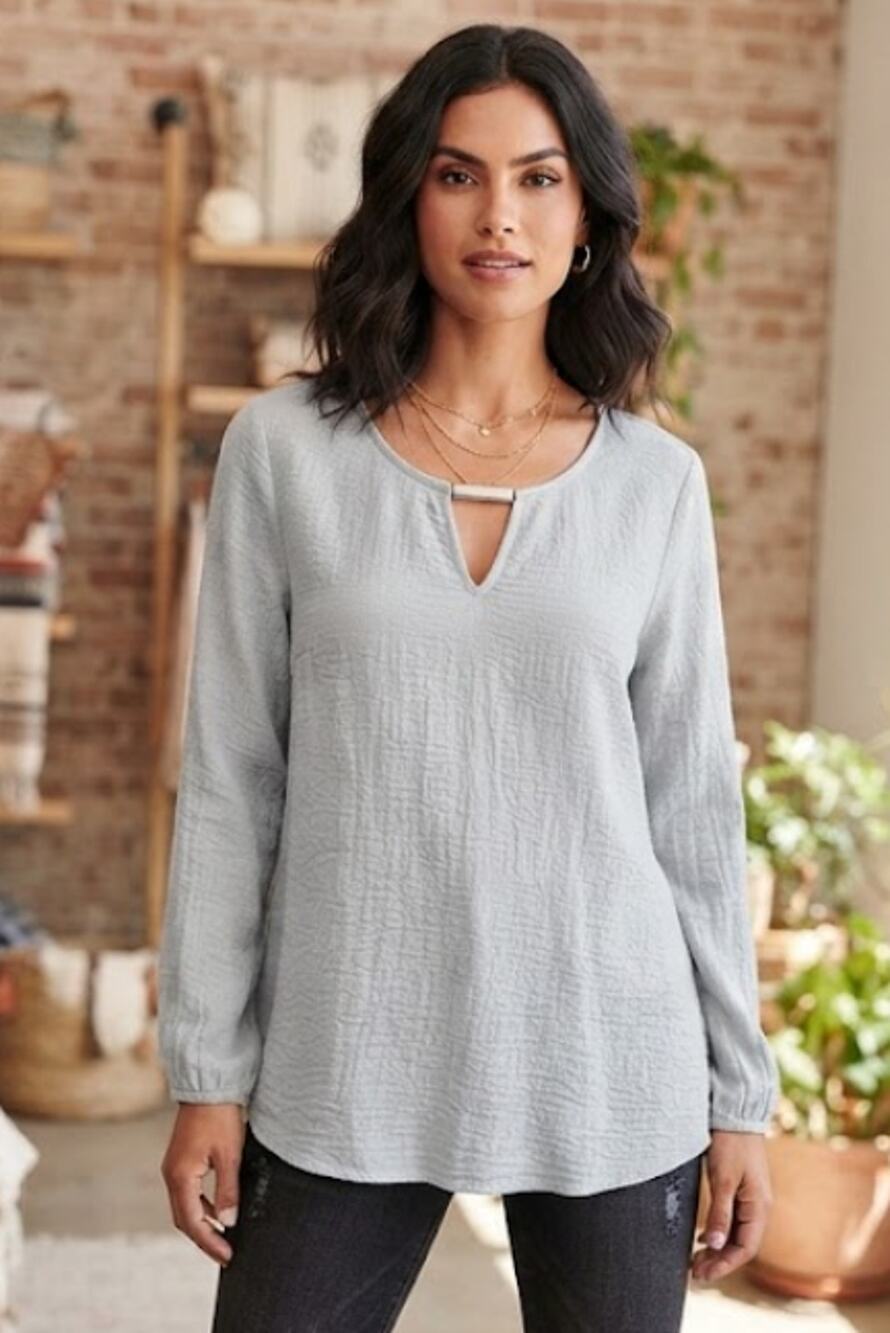 Chico's Silver Gray Shimmer V Neck Cutout Accent Bar Long Sleeve Top Sz 2 Large